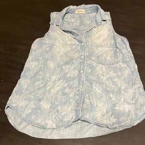 Bella Dahl Faded Chambray Sleeveless Button Down Size M